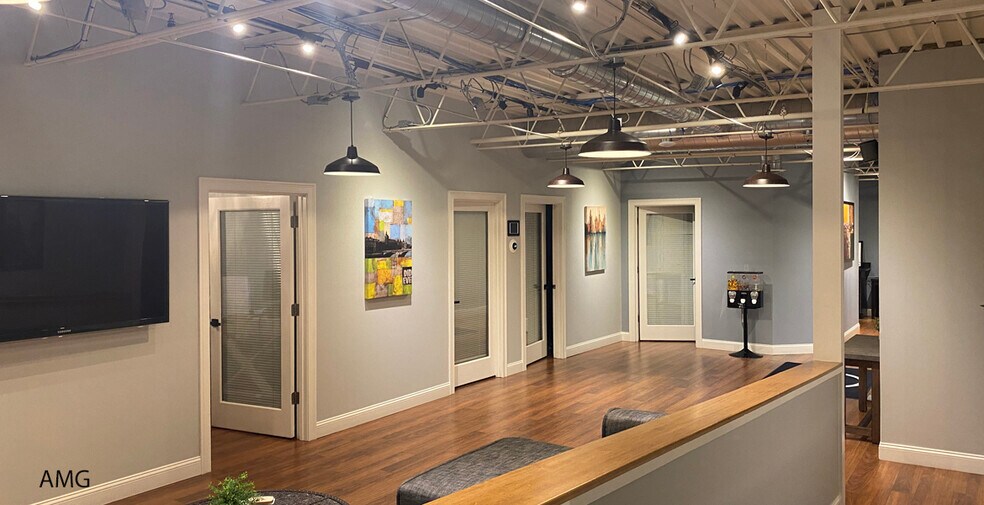 More Photos Of 540 Main St, Hyannis General Retail For Sale