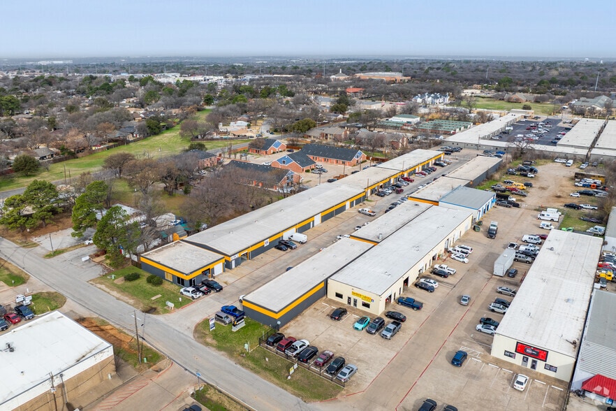 More Photos Of 1229 Colorado Ln, Arlington Unknown For Lease