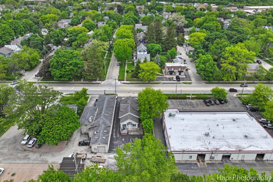 More Photos Of 401 E Park Ave, Libertyville Freestanding For Sale