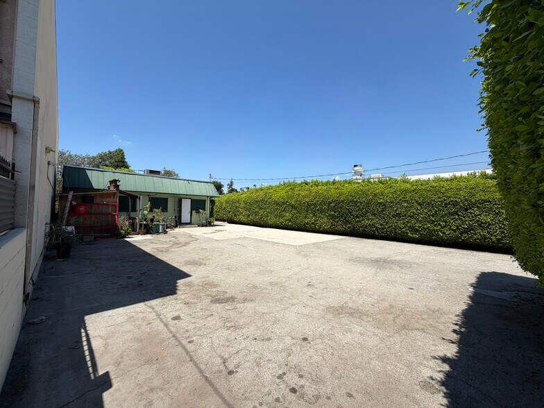 More Photos Of 480 S Rosemead Blvd, Pasadena Office For Sale