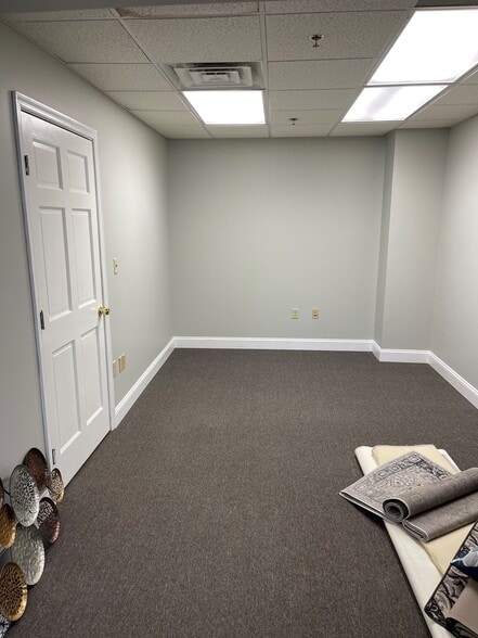 More Photos Of 201-209 W Pike St, Clarksburg Office Residential For Lease