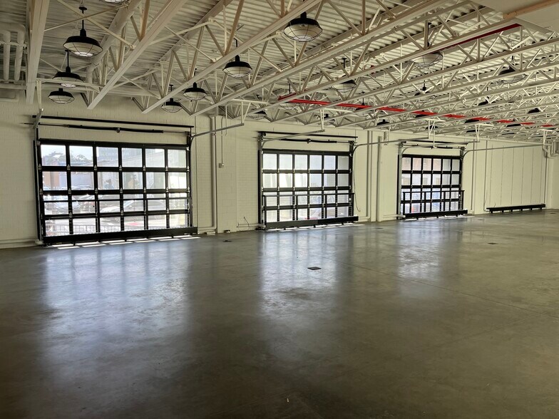 Primary Photo Of 18 Franklin St, Brooklyn Flex For Lease