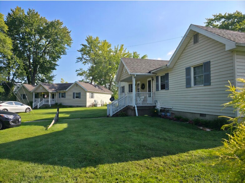 More Photos Of 869 Legan Ct, Coventry Township Apartments For Sale