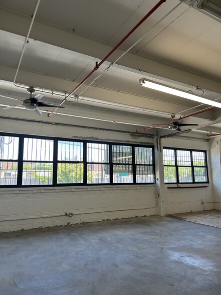 More Photos Of 18 Bay St, Brooklyn Flex For Lease