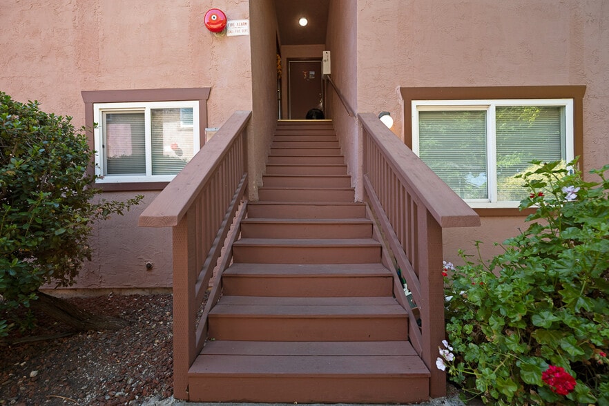 More Photos Of 7488 Bridgit Dr, Rohnert Park Apartments For Sale