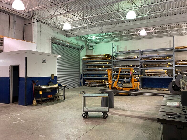 More Photos Of 7600 Exchange St, Valley View Manufacturing For Lease