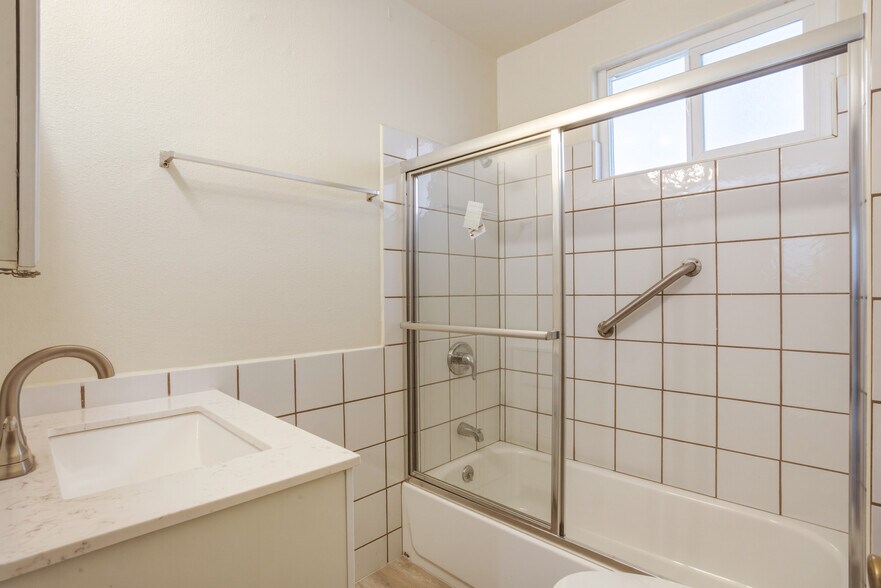 More Photos Of 4319-4321 Swift Ave, San Diego Apartments For Sale