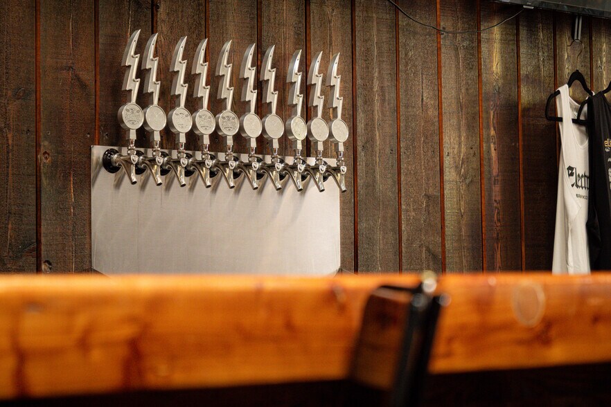 More Photos Of 41537 Cherry St, Murrieta Warehouse For Sale