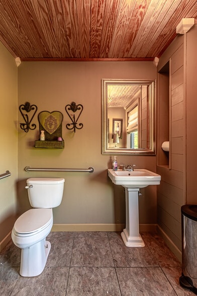 More Photos Of 1 N Marine Blvd, Jacksonville Storefront Retail Office For Sale