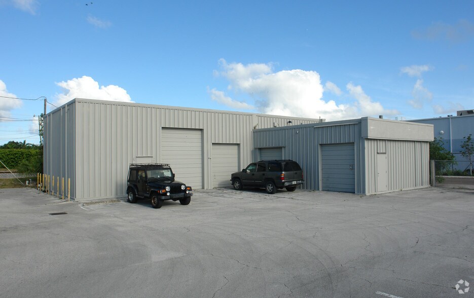 More Photos Of 428 Avon Rd, West Palm Beach Warehouse For Sale