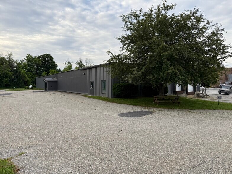 More Photos Of 123 Park St, Rutland Manufacturing For Lease