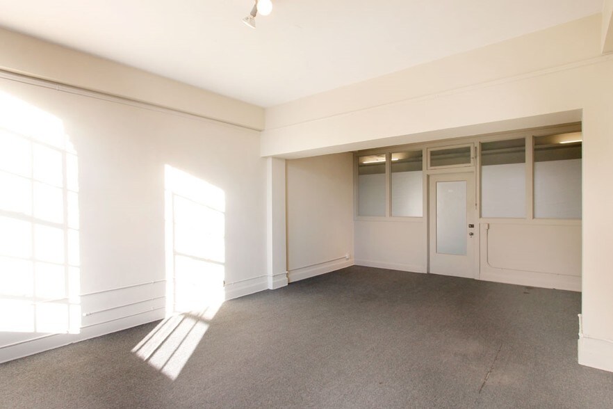 More Photos Of 1945 S Halsted St, Chicago Loft Creative Space For Lease