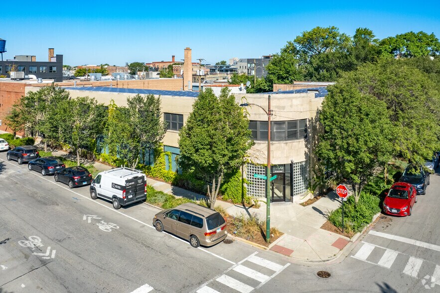 More Photos Of 1700 W Hubbard St, Chicago Light Distribution For Lease