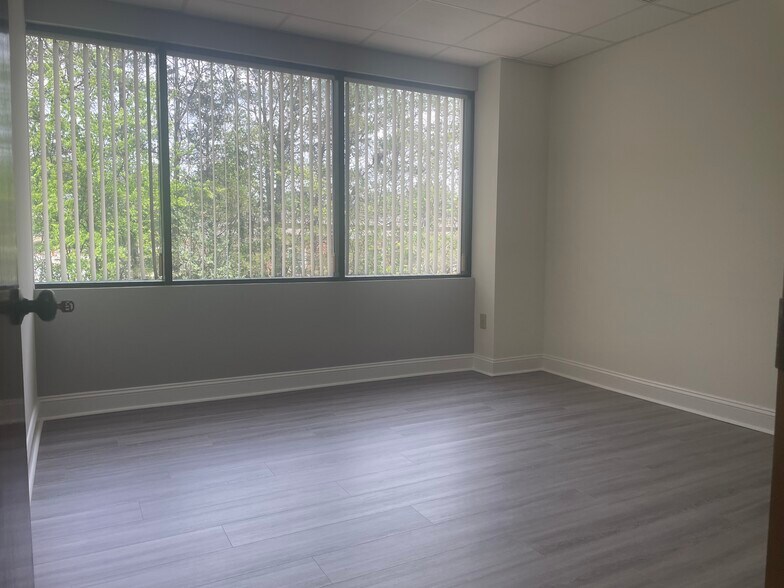 More Photos Of 101 Conner Dr, Chapel Hill Medical For Lease