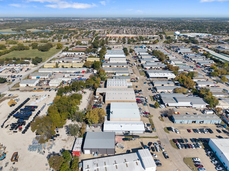 More Photos Of 4931 Grisham Dr, Rowlett Warehouse For Lease