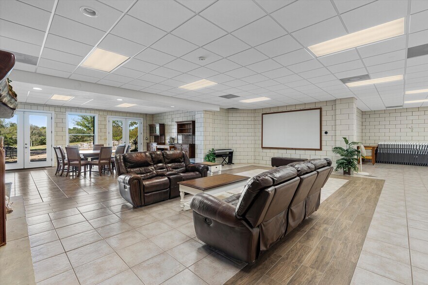 More Photos Of 1092 FM 3000, Elgin Specialty For Sale