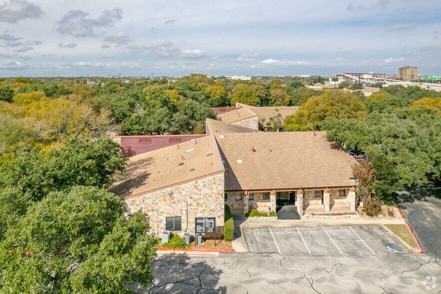 More Photos Of 12501 Hymeadow Dr, Austin Unknown For Lease
