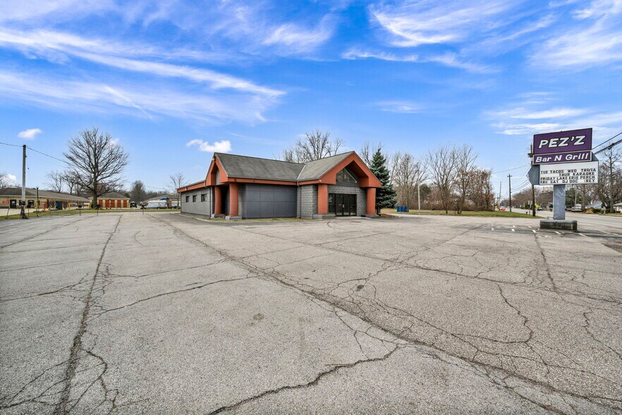 More Photos Of 5348 E Lake Rd, Sheffield Lake Restaurant For Sale