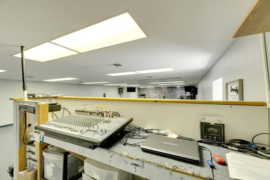 More Photos Of 3001 S Kings Ave, Brandon Religious Facility For Sale