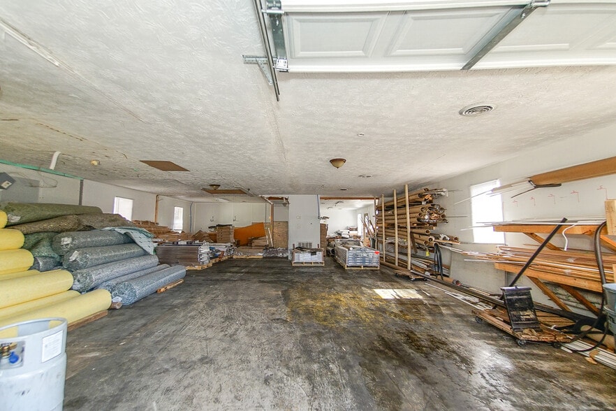 More Photos Of 2362 W Broad St, Athens Freestanding For Sale