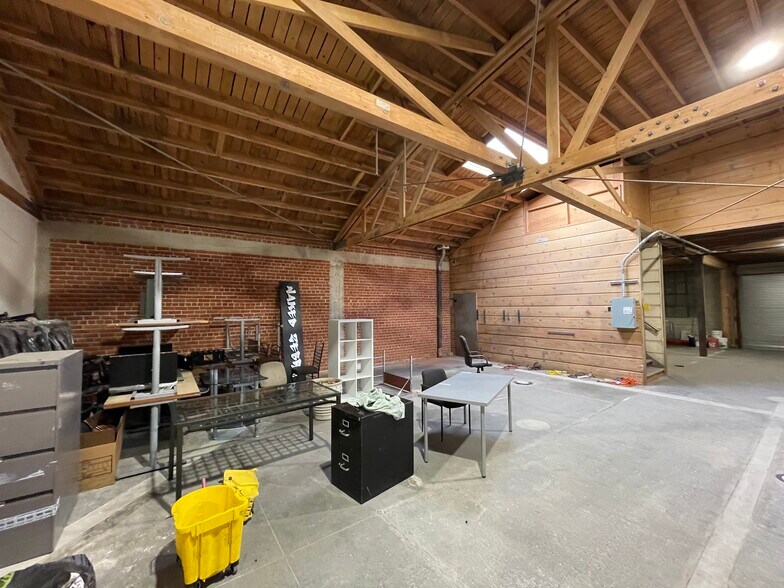 More Photos Of 132 W 39th St, Los Angeles Warehouse For Lease