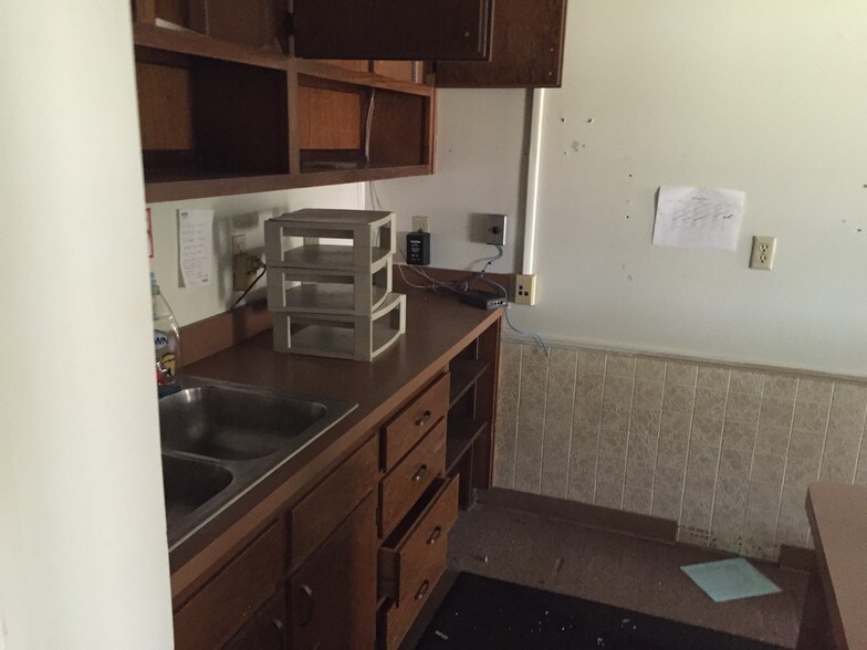More Photos Of 3201 Crill Ave, Palatka Convenience Store For Sale