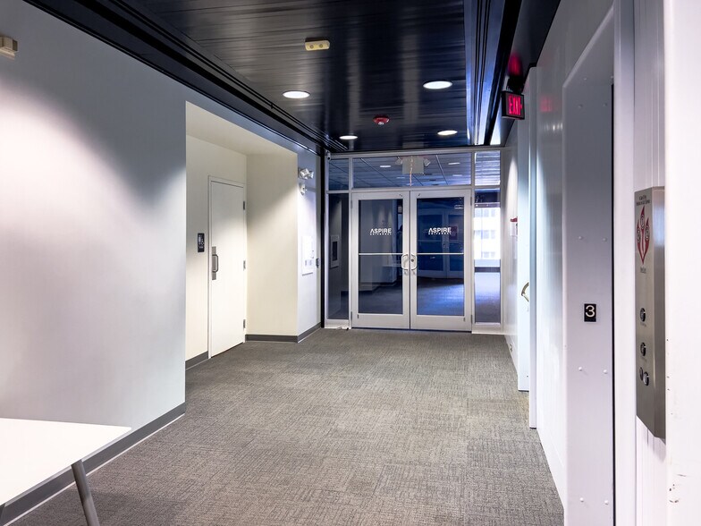 More Photos Of 100 N Queen St, Lancaster Office For Sale