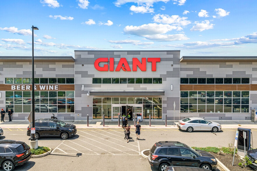 More Photos Of 1401 S Columbus Blvd, Philadelphia Supermarket For Sale