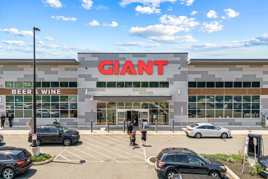 More Photos Of 1403 S Christopher Columbus Blvd, Philadelphia General Retail For Sale