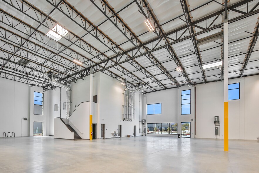 More Photos Of 25465 Springbrook Ave, Santa Clarita Industrial For Sale