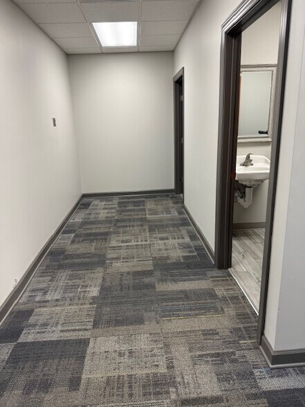 More Photos Of 6334 Peters Creek Rd, Roanoke Office For Lease