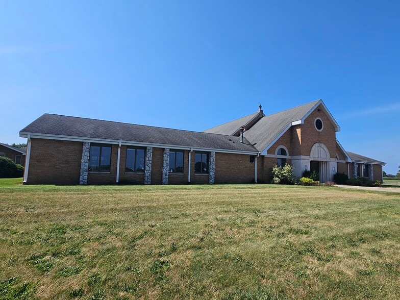More Photos Of 5000 Fergus Rd, Saint Charles Religious Facility For Sale