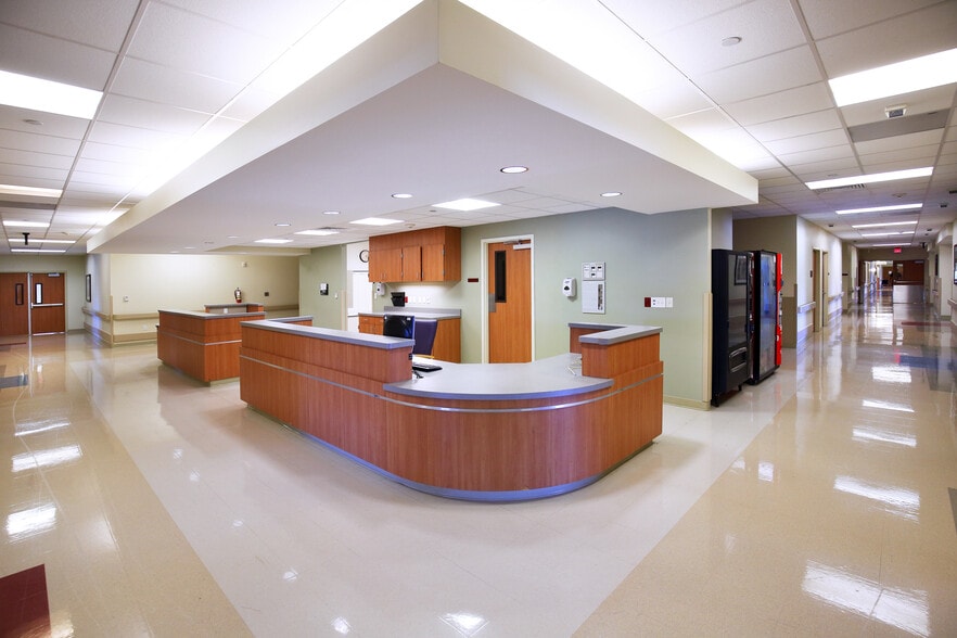 More Photos Of 1905 Doctors Hospital Dr, Bridgeport Healthcare For Sale