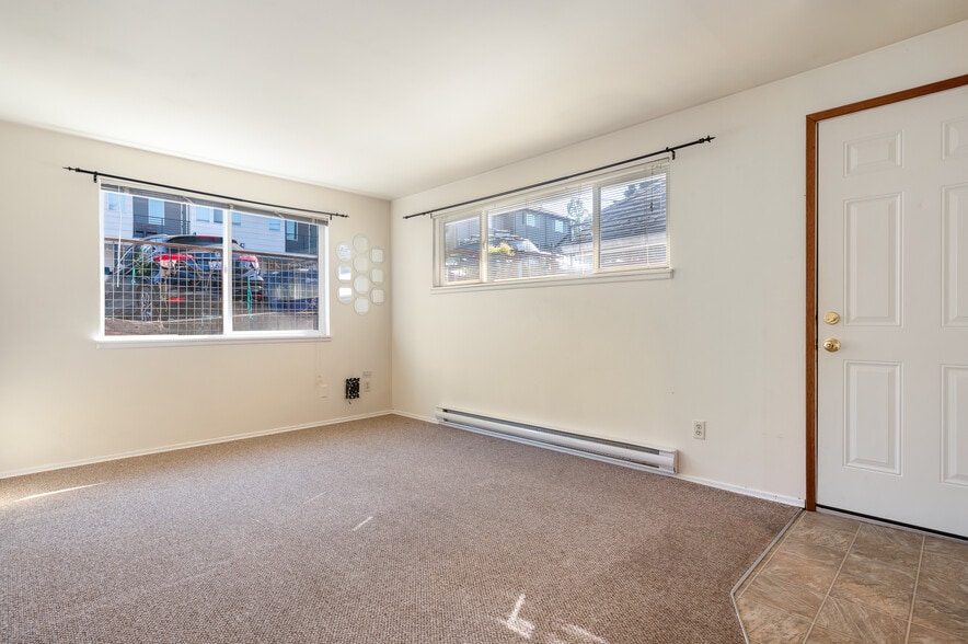 More Photos Of 633 W Emerson St, Seattle Multifamily For Sale