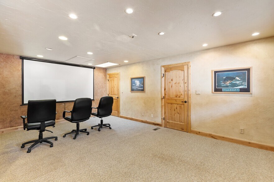 More Photos Of 350 N Pine St, Woodland Park Medical For Sale