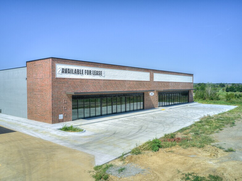 More Photos Of 548 W 125th Pl S, Glenpool Storefront Retail Office For Lease