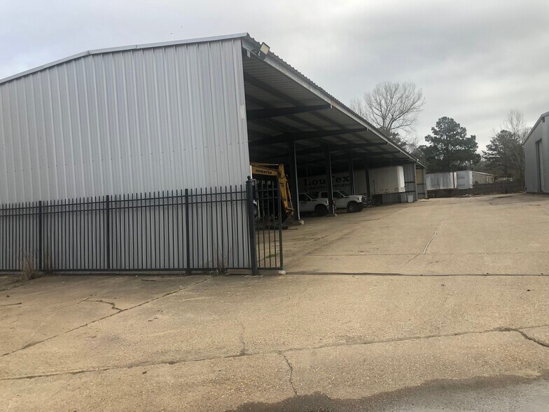 More Photos Of 3000 Main St, Baker Warehouse For Lease