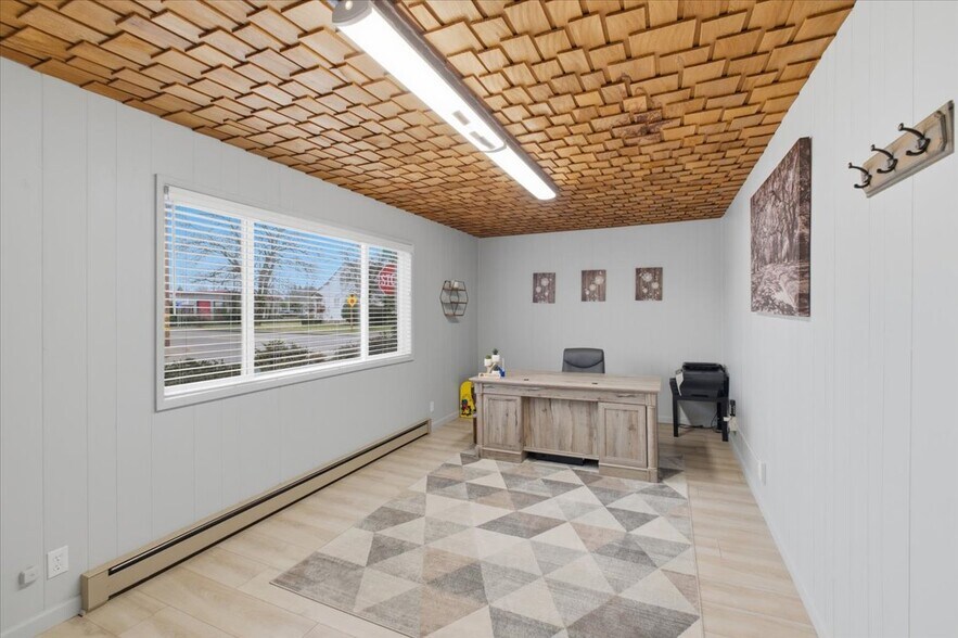 More Photos Of 410 N 1st Ave, Stayton Office For Sale