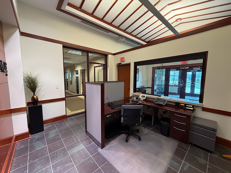 More Photos Of 3167 Robbins Rd, Springfield Office For Sale