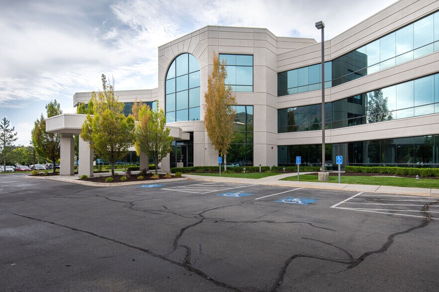 More Photos Of 5255 N Edgewood Dr, Provo Office For Lease