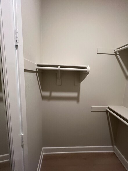 More Photos Of 3005 Cochran St, Simi Valley Specialty For Lease