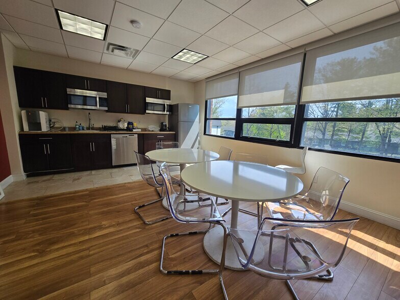 More Photos Of 228 Rivervale Rd, River Vale Office For Sale