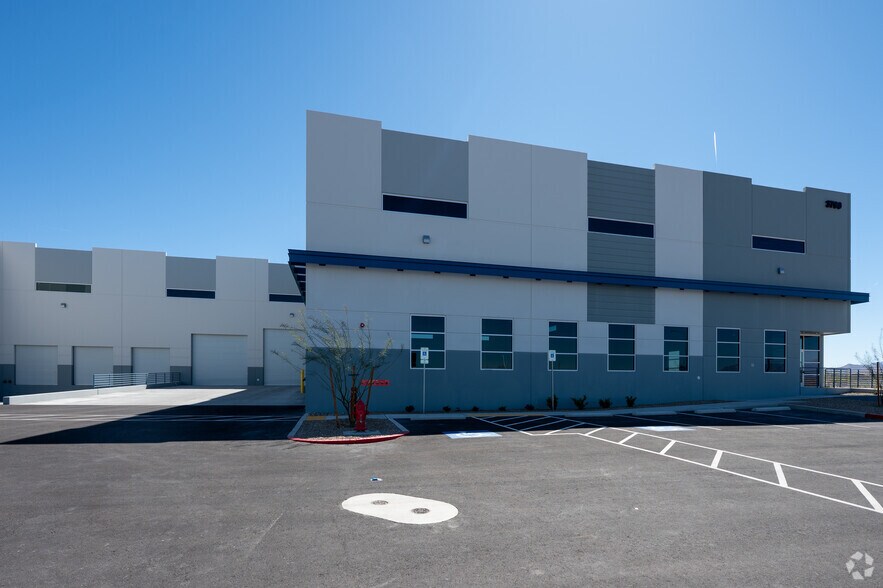 More Photos Of 3790 E Dale Ave, Henderson Warehouse For Sale