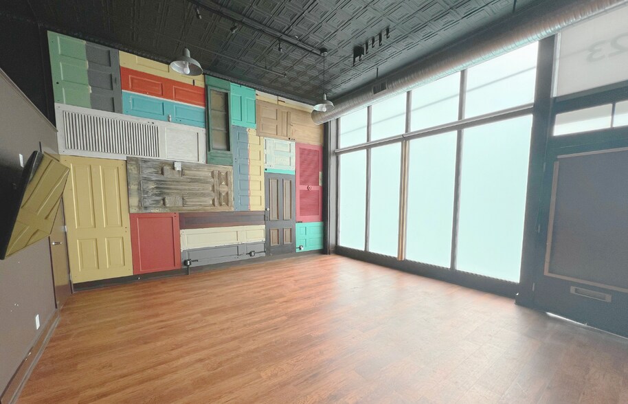 More Photos Of 319 Campbell Ave SW, Roanoke General Retail For Lease