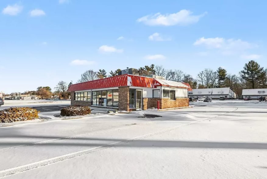 Primary Photo Of 376 N 3rd Ave, Fruitport Fast Food For Sale