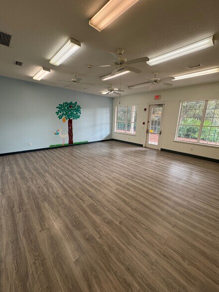 More Photos Of 1986 Citrona Dr, Fernandina Beach Daycare Center For Sale