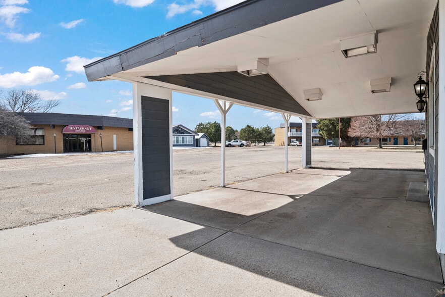 More Photos Of 700 Colorado Ave, Stratton Hotel For Sale