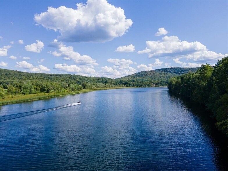 More Photos Of 225 Missing Link Rd, Bellows Falls Specialty For Sale