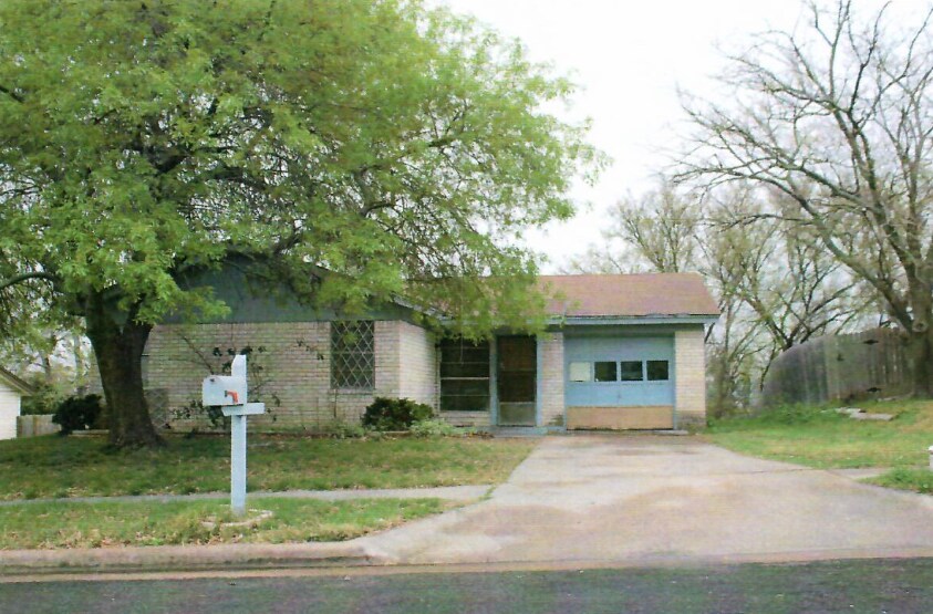 More Photos Of 804 N 19th St, Copperas Cove Specialty For Sale