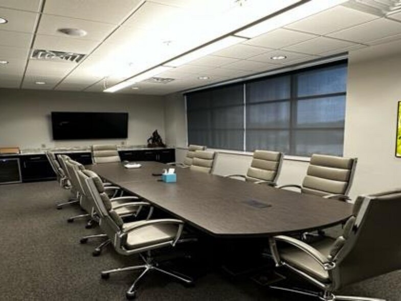More Photos Of 6707 N Interstate Dr, Norman Warehouse For Lease